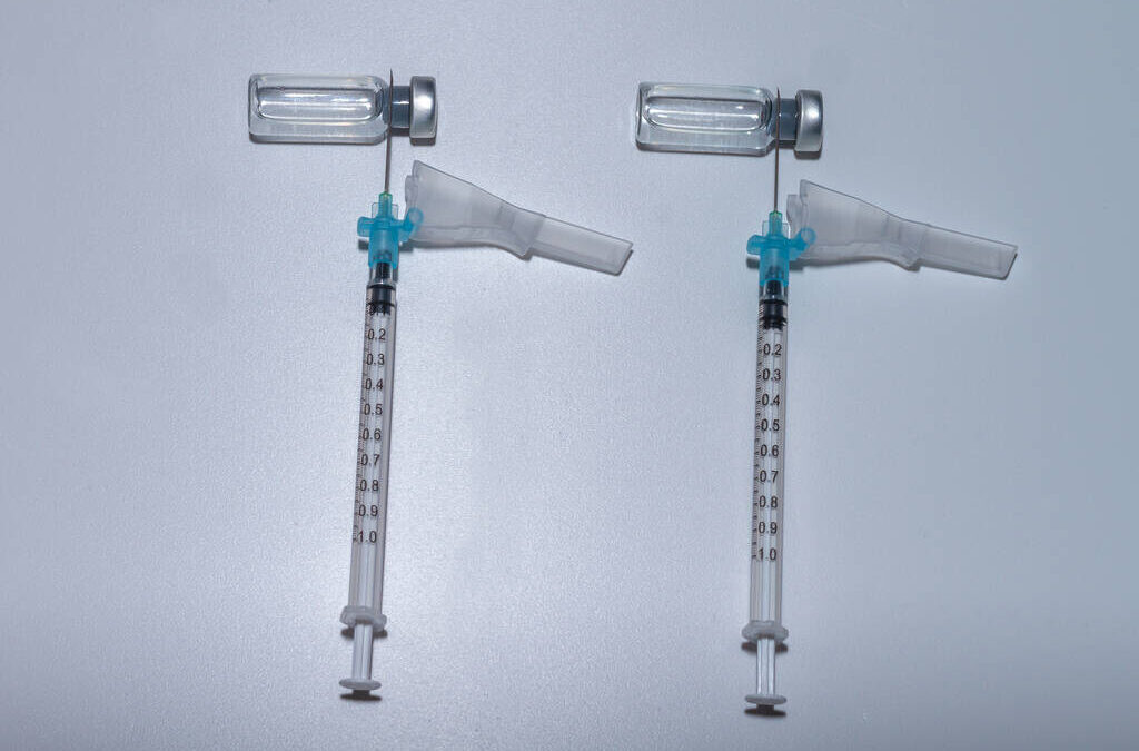 Should You Split Your GLP-1 Dose Twice Weekly to Reduce Side Effects? Evidence Review